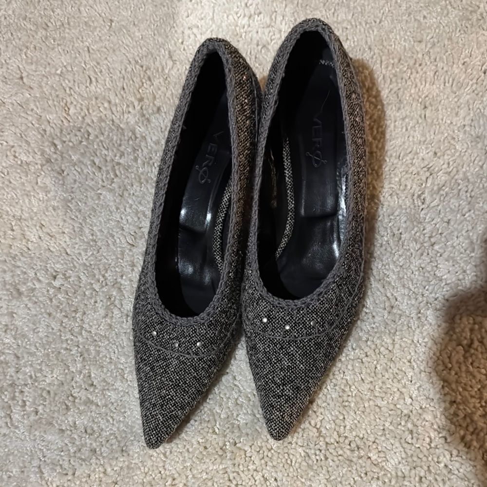 Vero Cuoio Textured Black Heels